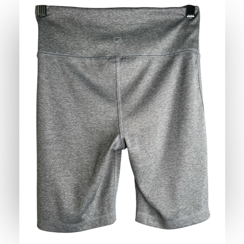 GAP Women’s Heather Gray Bike Shorts – Rib Knit with Waistband Pocket - Picture 2 of 6